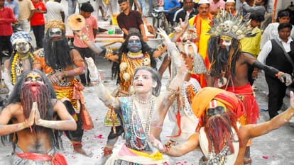Grand procession taken out on Ganesh Chaturthi in Bareilly city immersed in devotion to Ganpati Bappa