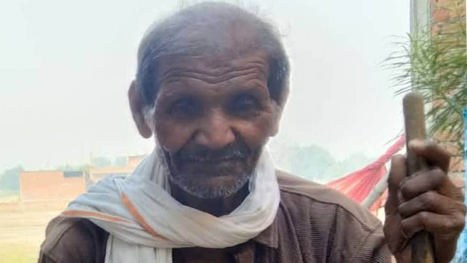 Chicken shop owner beaten to death with  bamboo stick in Ambedkar Nagar
