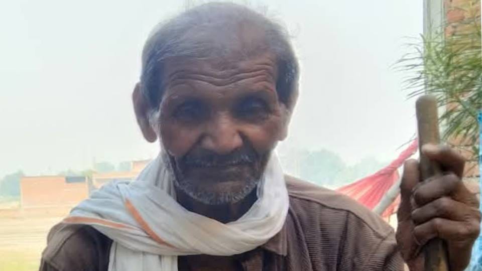 Chicken shop owner beaten to death with  bamboo stick in Ambedkar Nagar