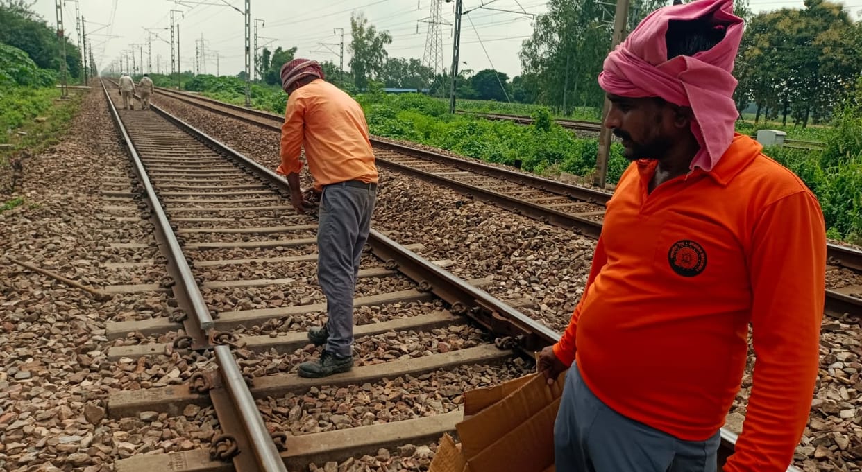 Cracked Track Disrupts Delhi-Howrah Rail Route for 1.5 Hours in Kanpur Dehat