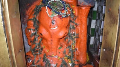Kashi Unique Ganesh Puja Started Bajirao Peshwa family 220 years ago ritual involves chanting Om 15 times