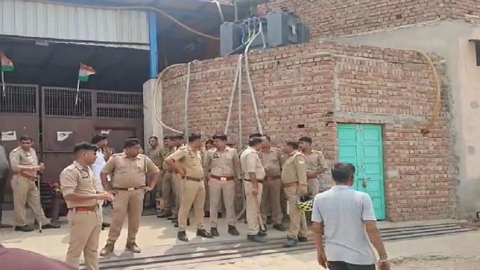 Electrician dies of electrocution at saree factory in Mathura