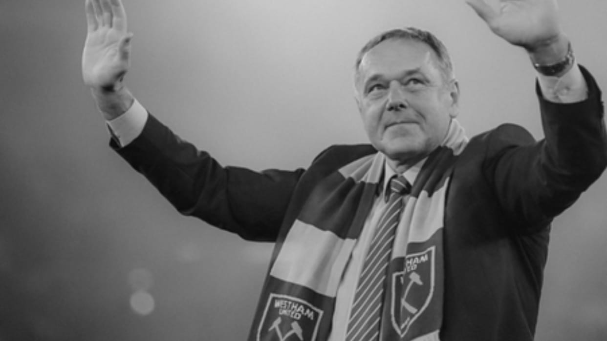 Former West Ham and Czech international goalkeeper Ludek Miklosko has died know career and stats