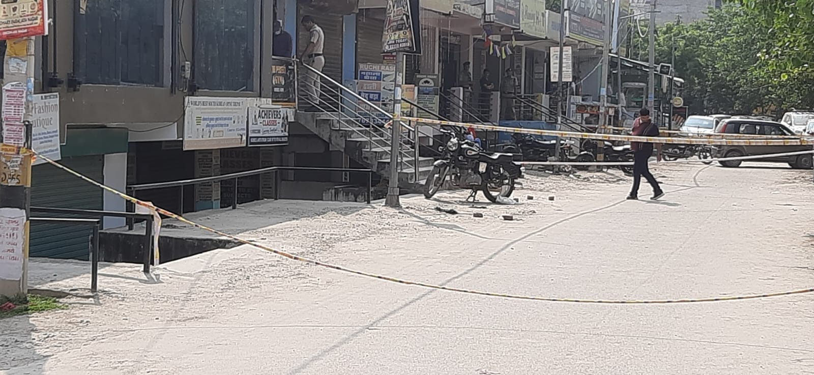 Gym trainer shot dead in Aya Nagar delhi 15-20 rounds fired during incident