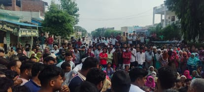 Hastinapur Murder Case: Family Blocks Road With Woman's Body, Police Assure Arrests Within Three Days