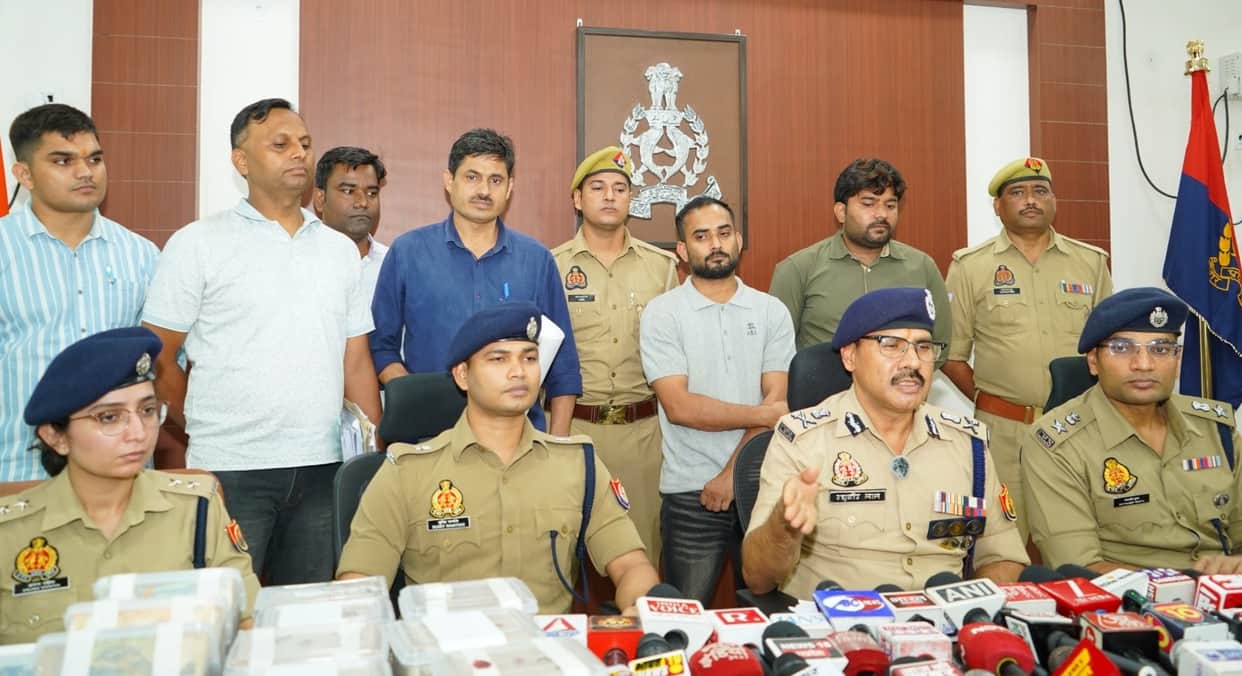 Kanpur Bank employees role in 5600 crore mega scam they remained silent on transactions worth crores