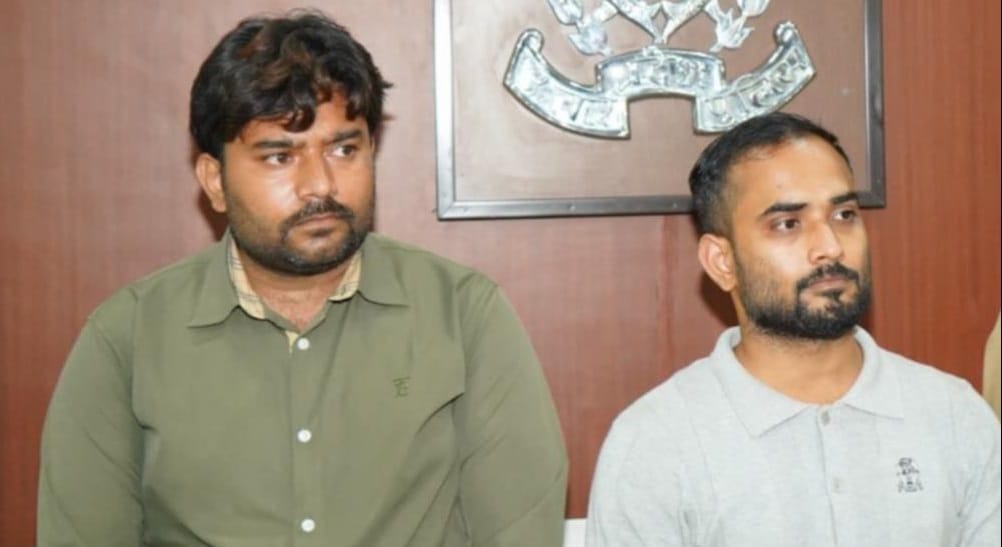 पुलिस की गिरफ्त में आरोपी