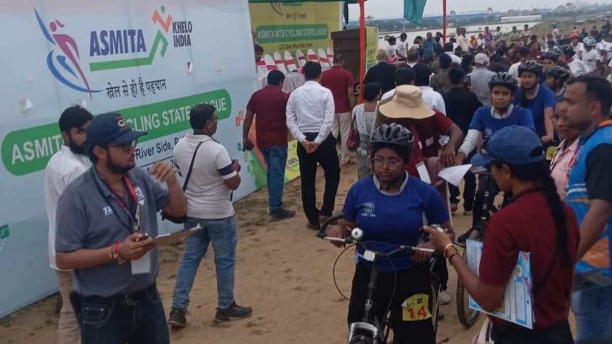मुंगेर में नालंदा की बेटियों का दमदार पैडल शो