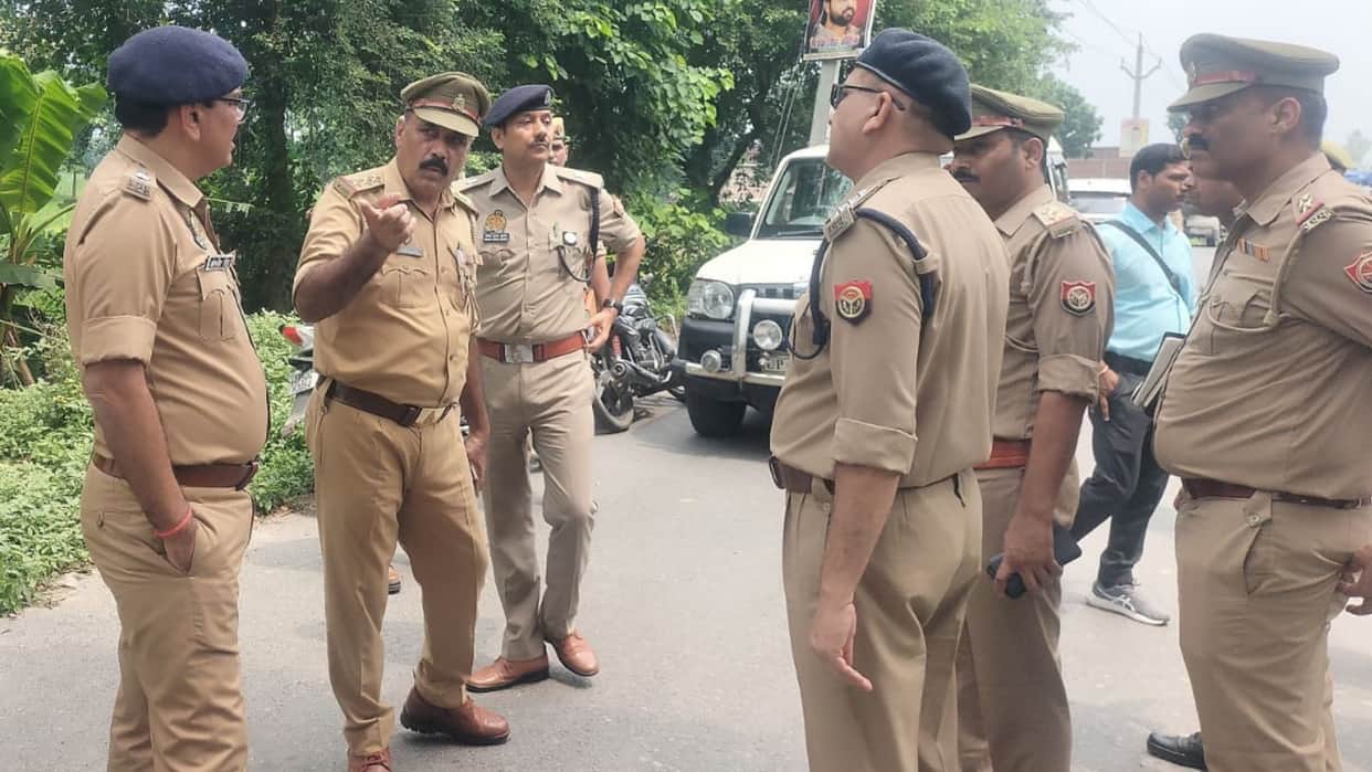 Speeding bike plunges into ditch after party in Ballia constable drowns to death