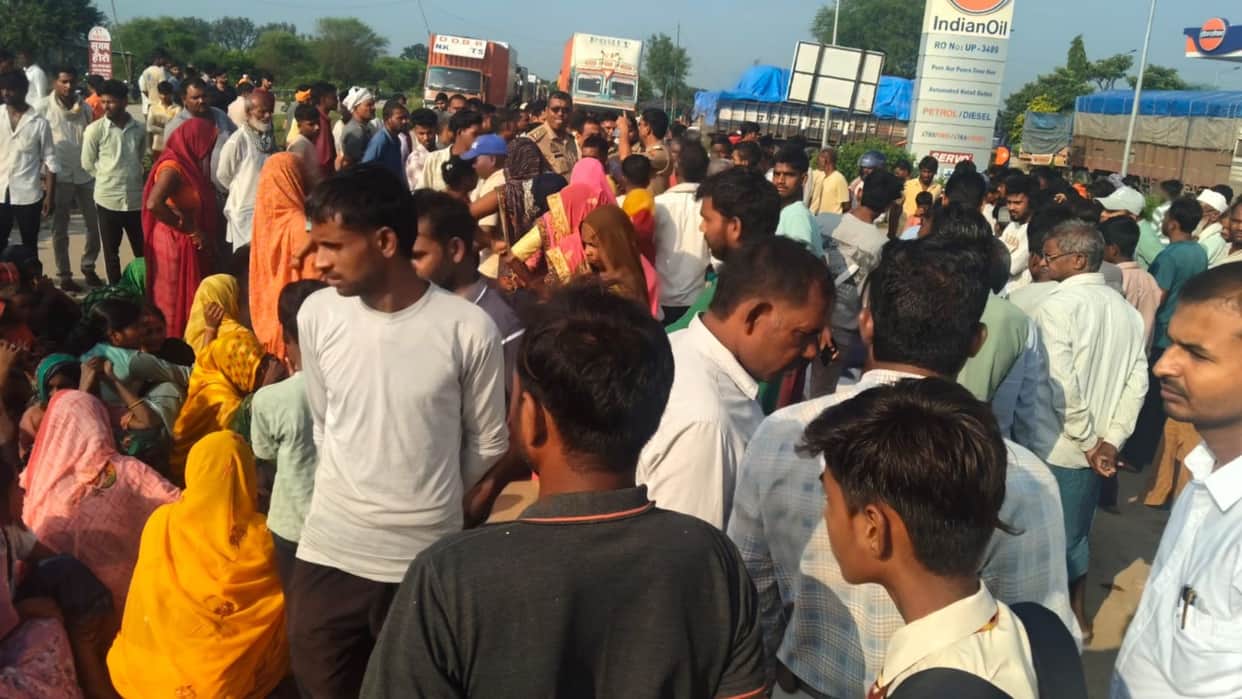 Uncle and nephew killed hit truck highway blocked two returning home bicycle after relieving themselves