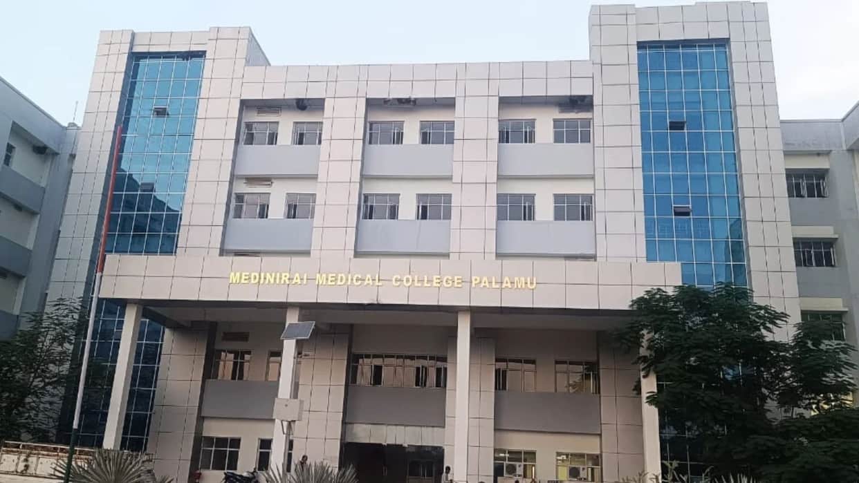 Questions raised modular OT tender Medini Rai Medical College Jharkhand explanation sought Executive Engineer