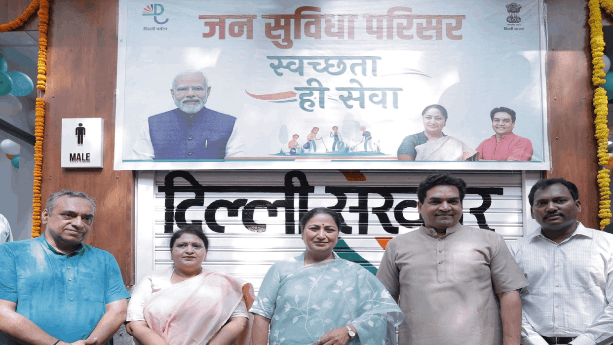 CM Rekha inaugurated a newly constructed public toilet in Shalimar Bagh today