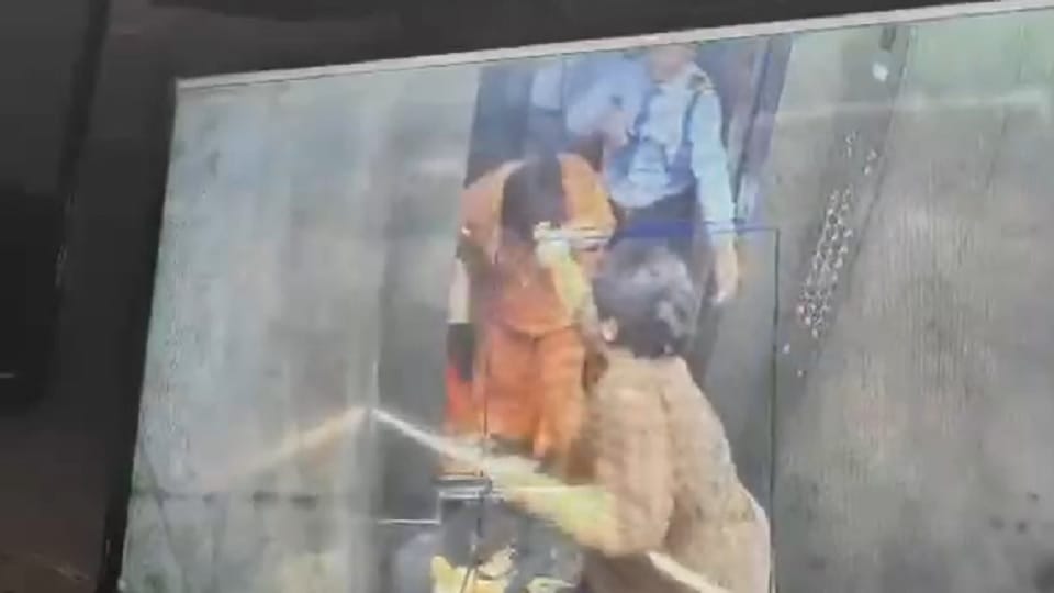 Teacher assaulted in Ghaziabad following a dispute over taking a dog into the elevator