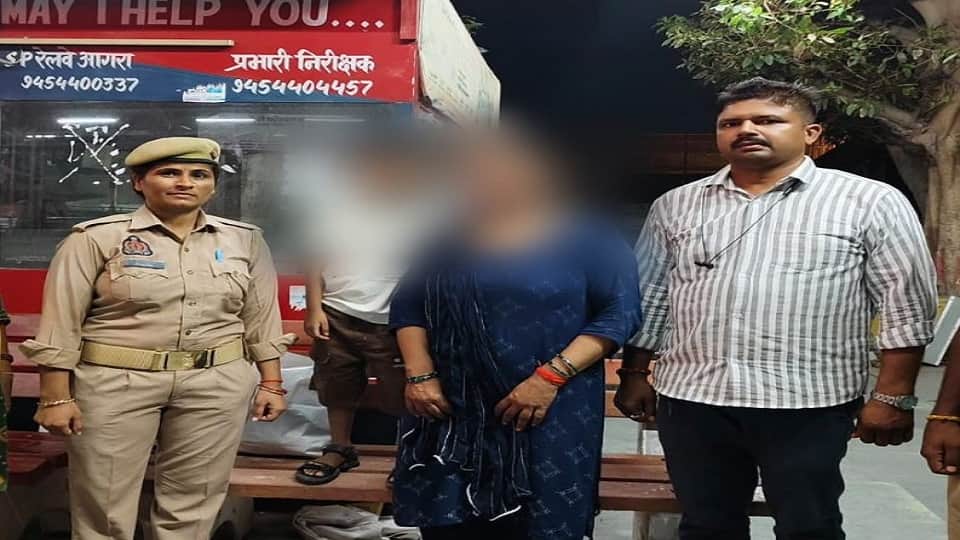 innocent seven-year-old girl reached railway station without telling anyone and even bought train ticket