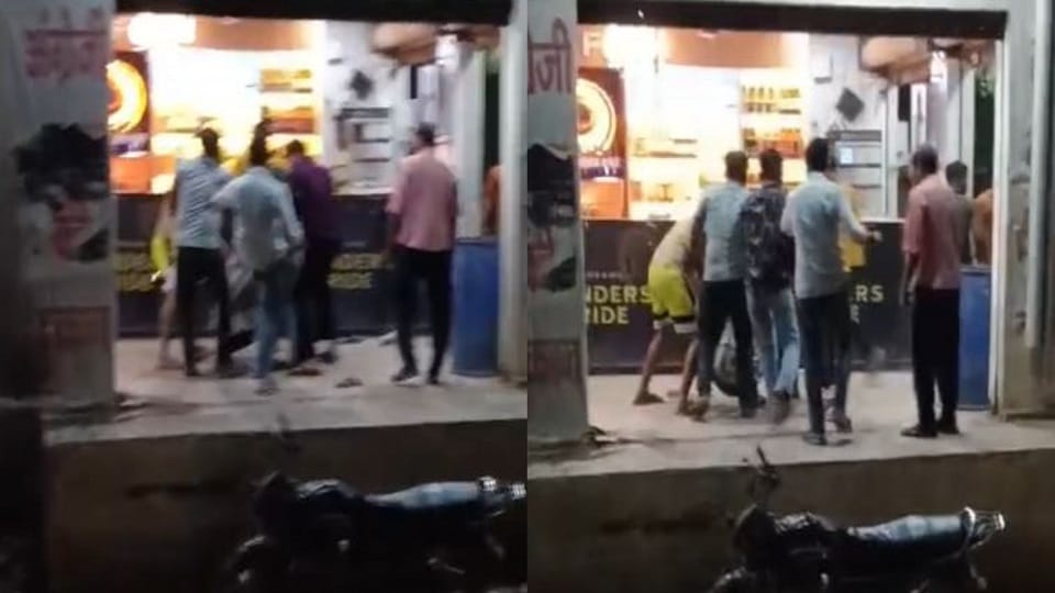 Youths assault people at liquor shop in Agra video viral