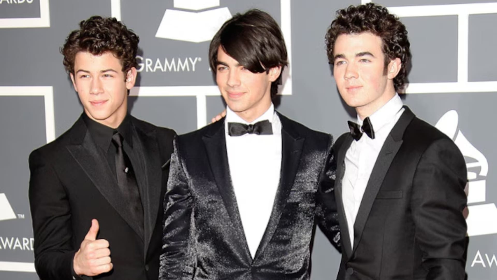Nick Jonas 34th Birthday dating miley cyrus to marrying priyanka chopra life story of singer