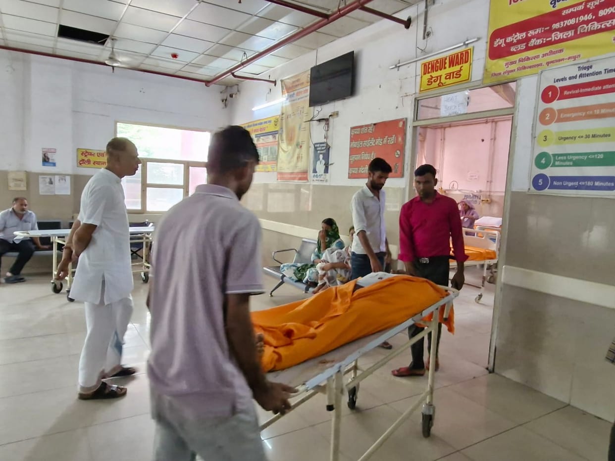 Dispute in Mathura over urging e rickshaws to move forward nine injured