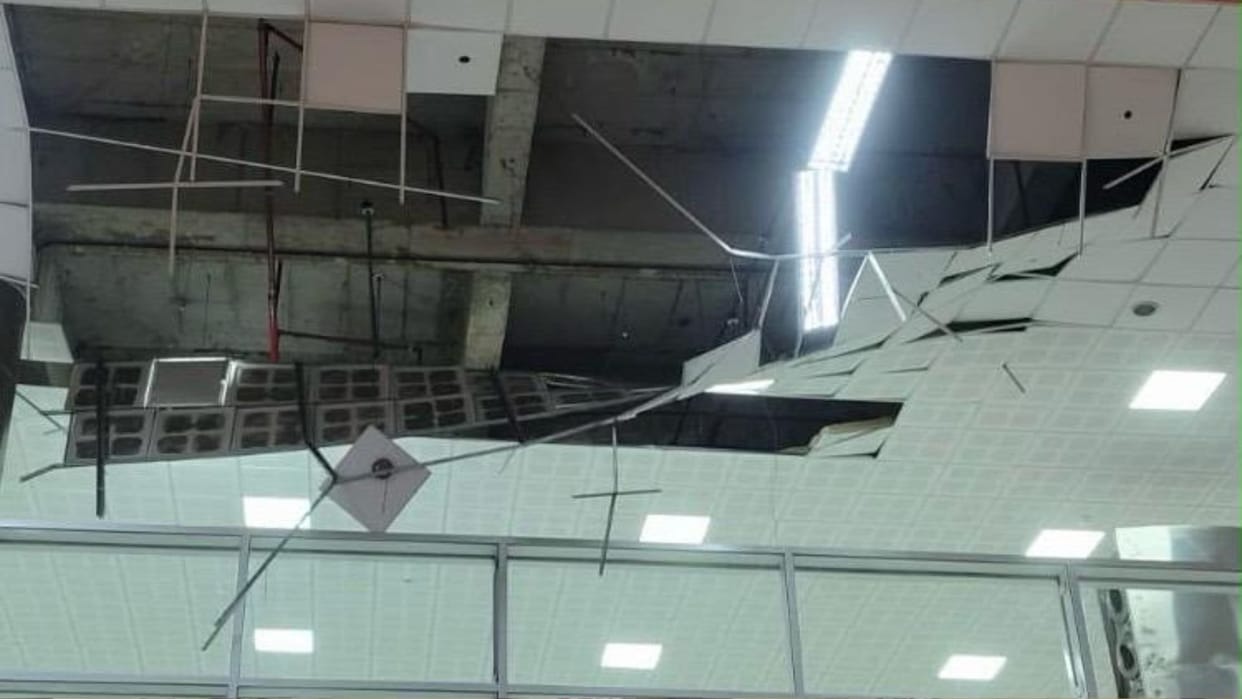 False ceiling suddenly collapsed in airport arrival hall in Varanasi