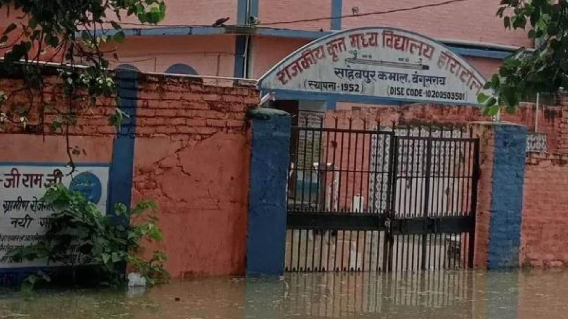 गंगा में बढ़ते जलस्तर के कारण बढ़ी परेशानी
