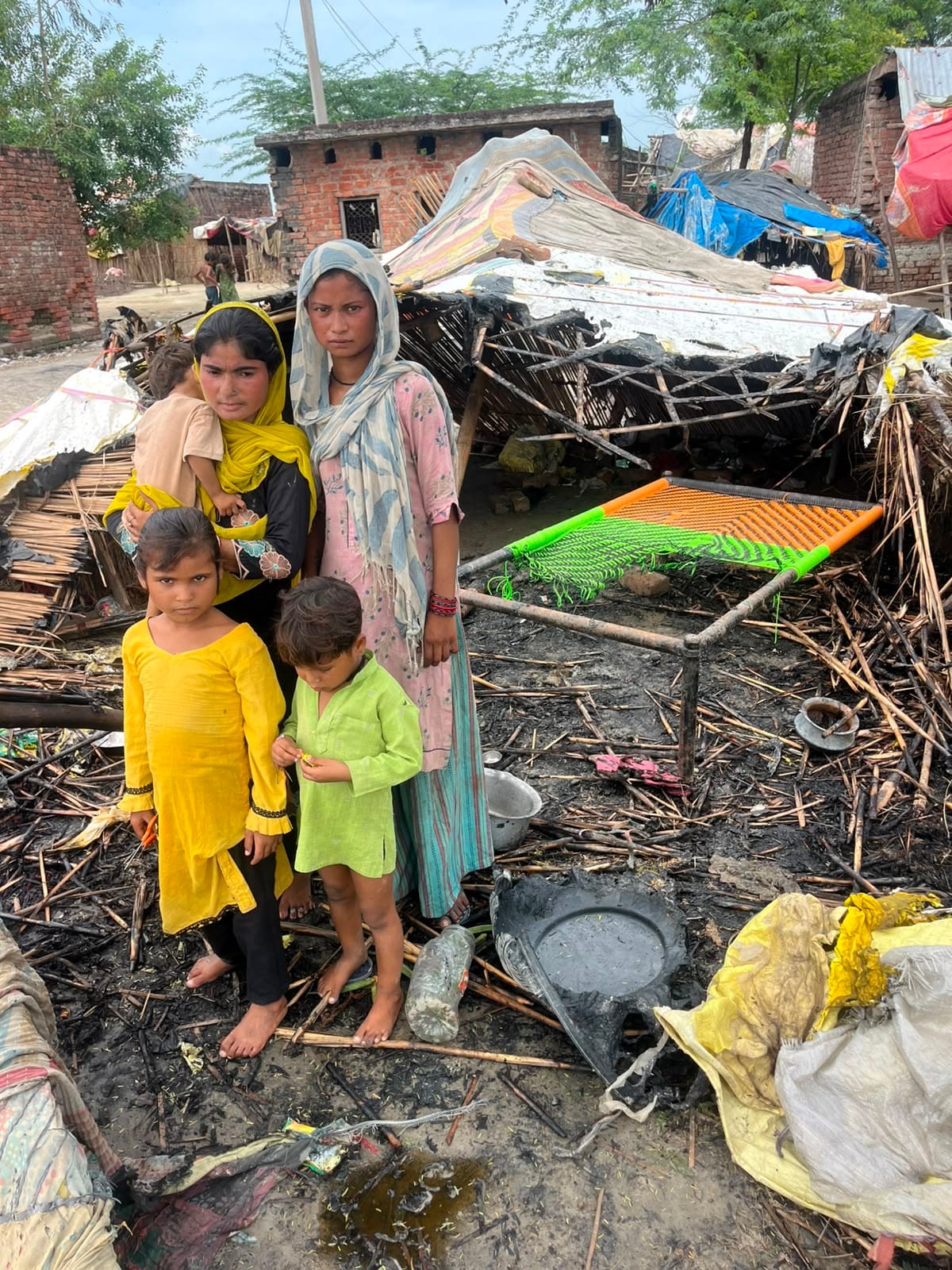 Auraiya News, Bela News, Jogi Dera, Fakirepurwa, Fire Incident, House Fire, Household Goods,