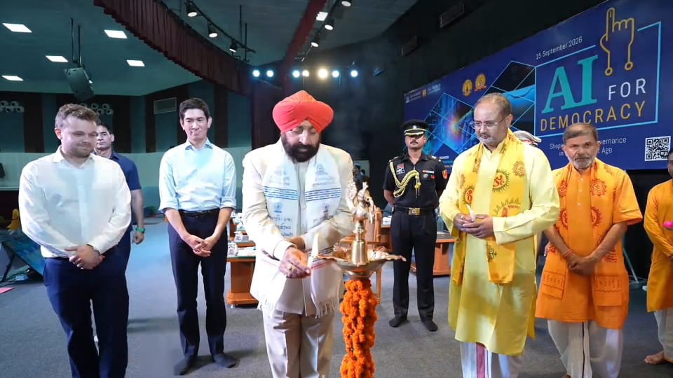 Haridwar: Major deliberation on democracy in the age of AI; experts from India and abroad gather at DSVV