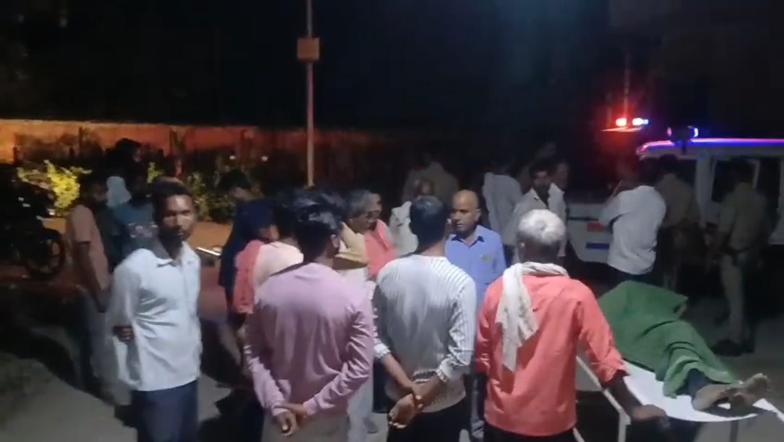 खेत पर पड़ा मिला किसान का शव