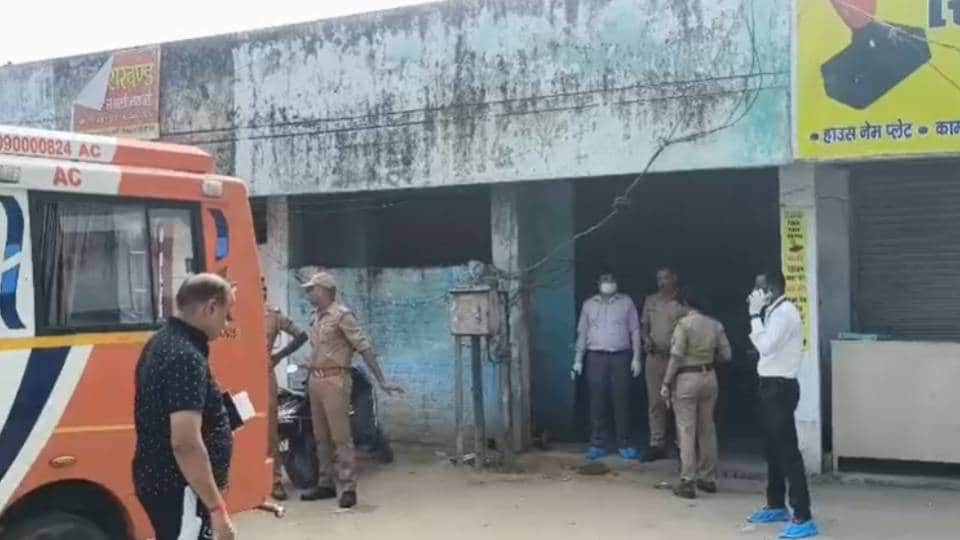 Woman murdered by having her head smashed in Lucknow Mansarovar Market police investigating