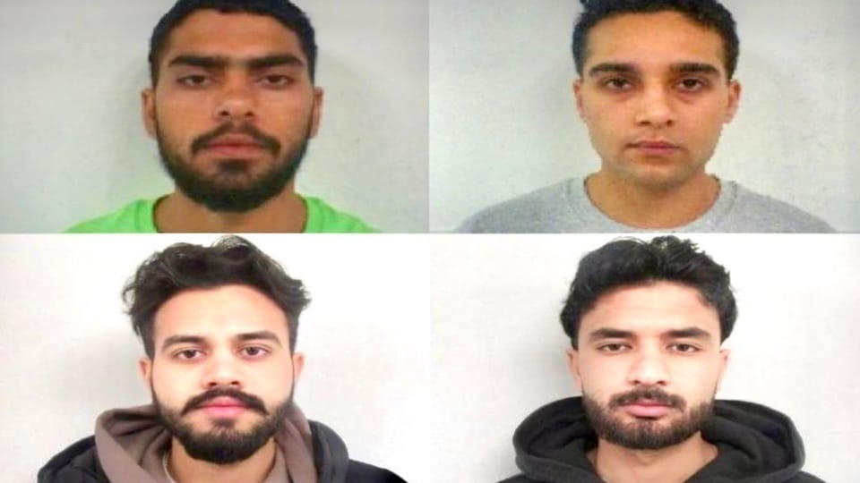 निर्वासित किए गए युवक