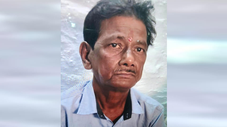 Kanpur: Daughter went to call her father; e-rickshaw driver found hanging in the shop