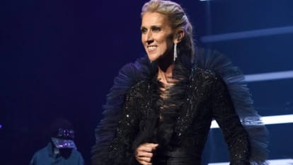Celine Dion returned to the stage in Paris got emotional in front of fans