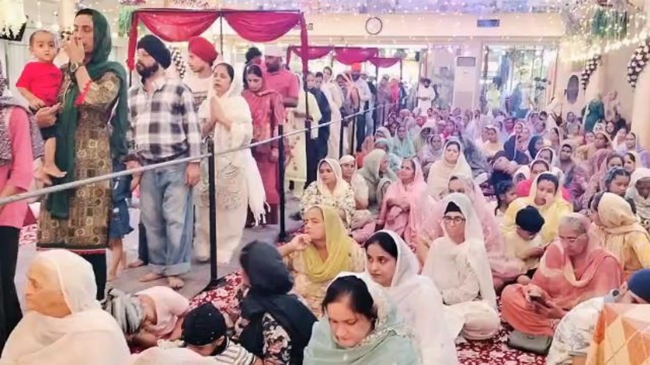 गुरुवाणी से संगत निहाल