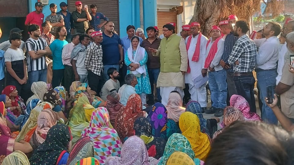 SP MP Ramji Lal Suman Questions Agra Administration Over Eviction Notices to Poor Residents