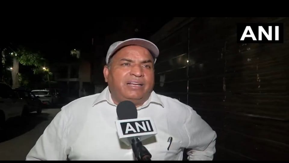 सिया के पिता