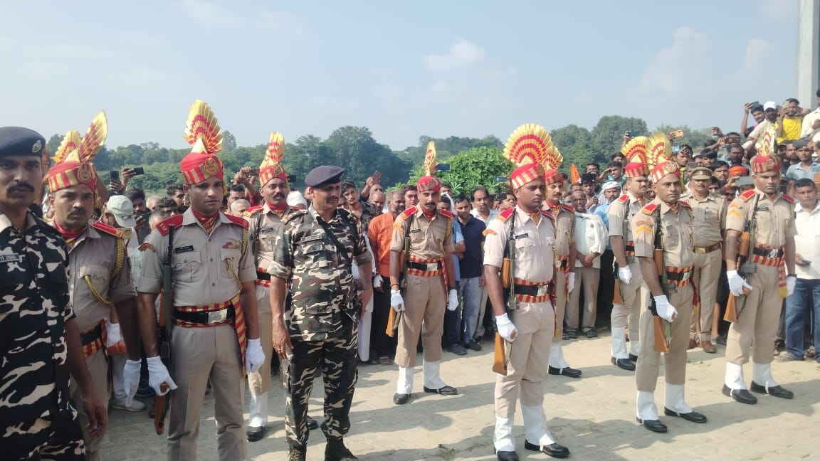 Sultanpur: Body of SSB jawan brought home; family devastated; death caused by gunshot wound.