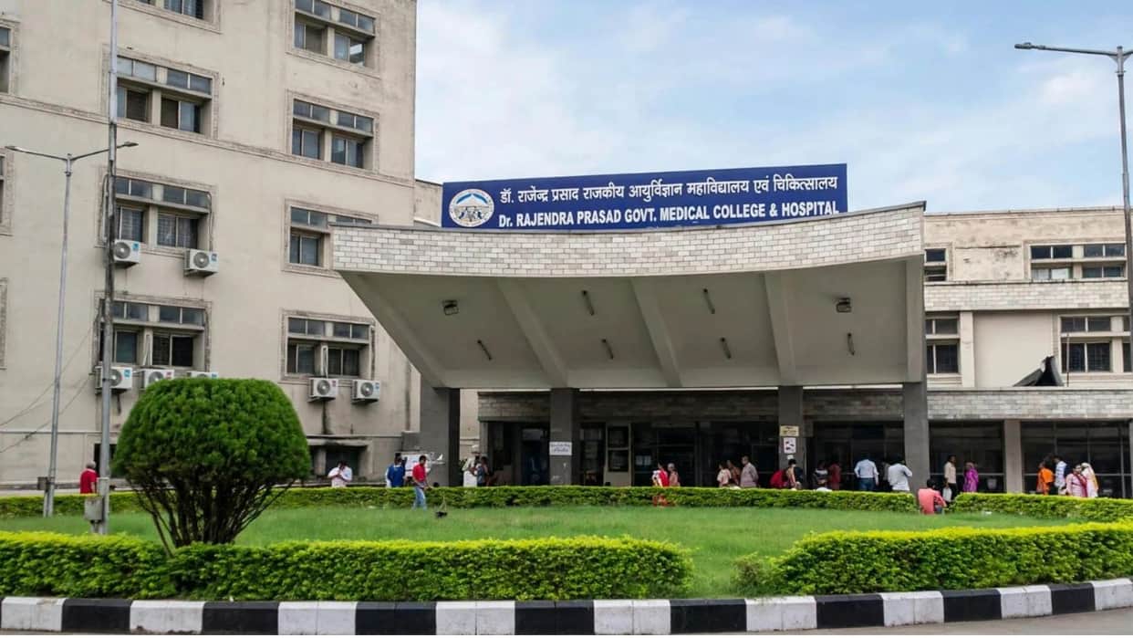 young woman dies after falling from fourth floor of tanda hospital kangra