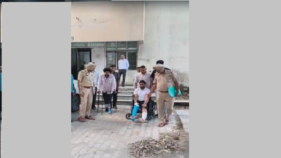Two miscreants jumped from the roof of the Jalandhar court complex