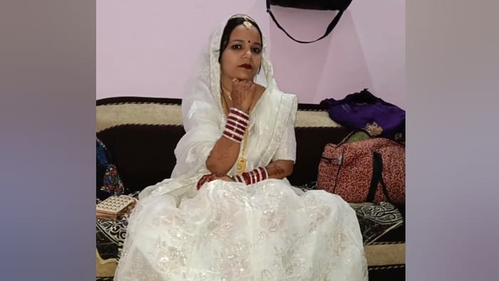 pregnant woman Anjali Death case Anjali kept pleading with Sub-Inspector but not allowed to speak her husband