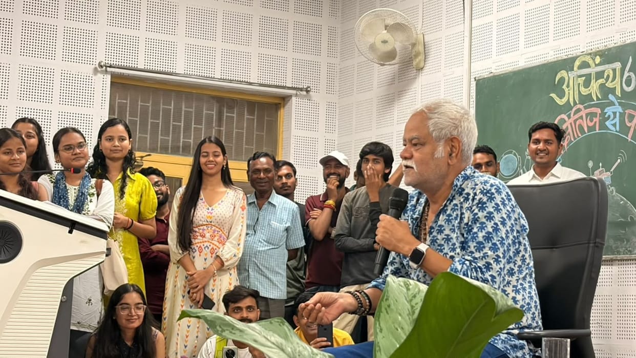 Actor Sanjay Mishra said at BHU People might pass exams by rote learning but eventually  become history