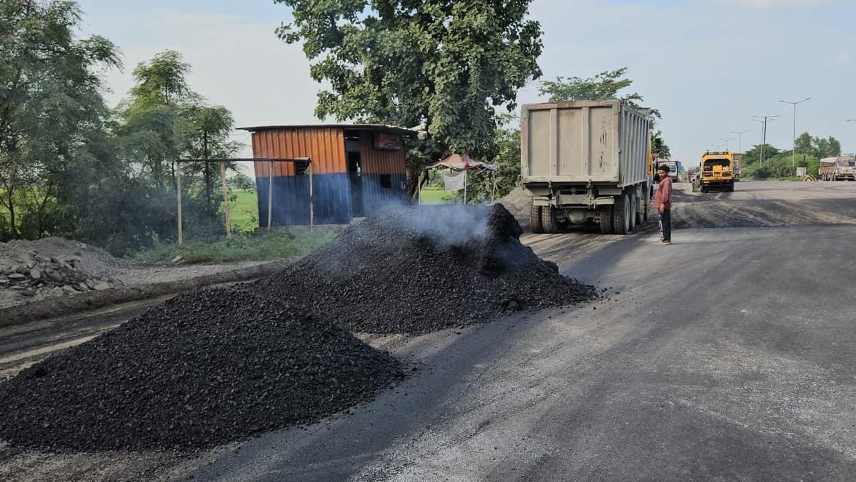 Jhansi: Highway repairs begin following MLA's stern intervention