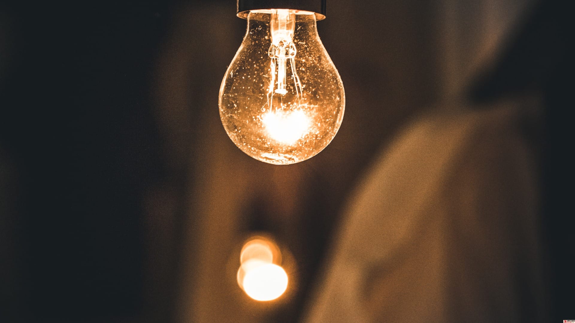 Why Bulb Keeps Fusing Again and Again at Home