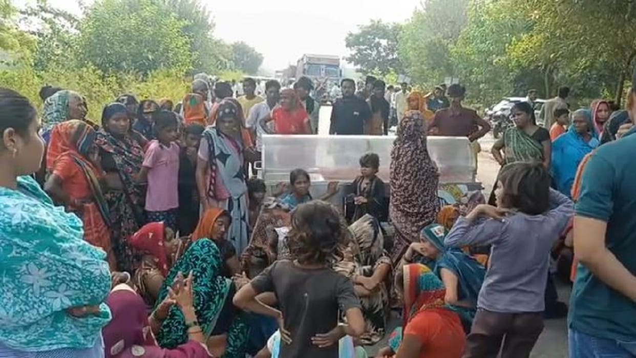 Family blocks highway following death of six-year-old boy in Shahjahanpur