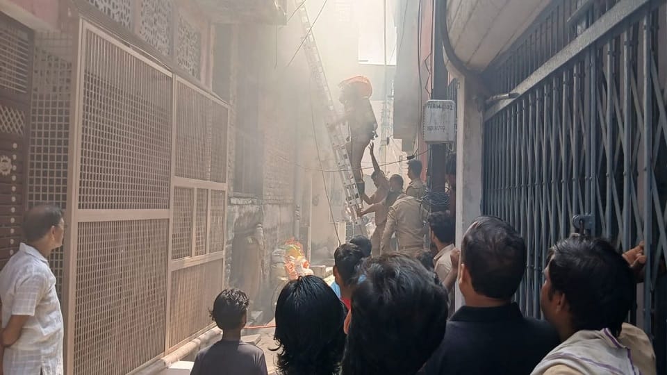 Massive fire breaks out at Vishal Mega Mart warehouse in Kasganj