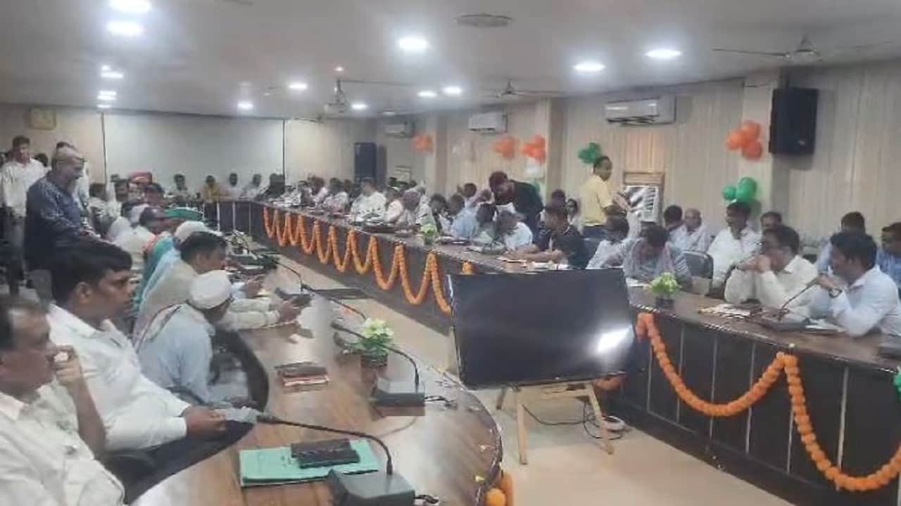 किसान दिवस में मौजूद अधिकारी