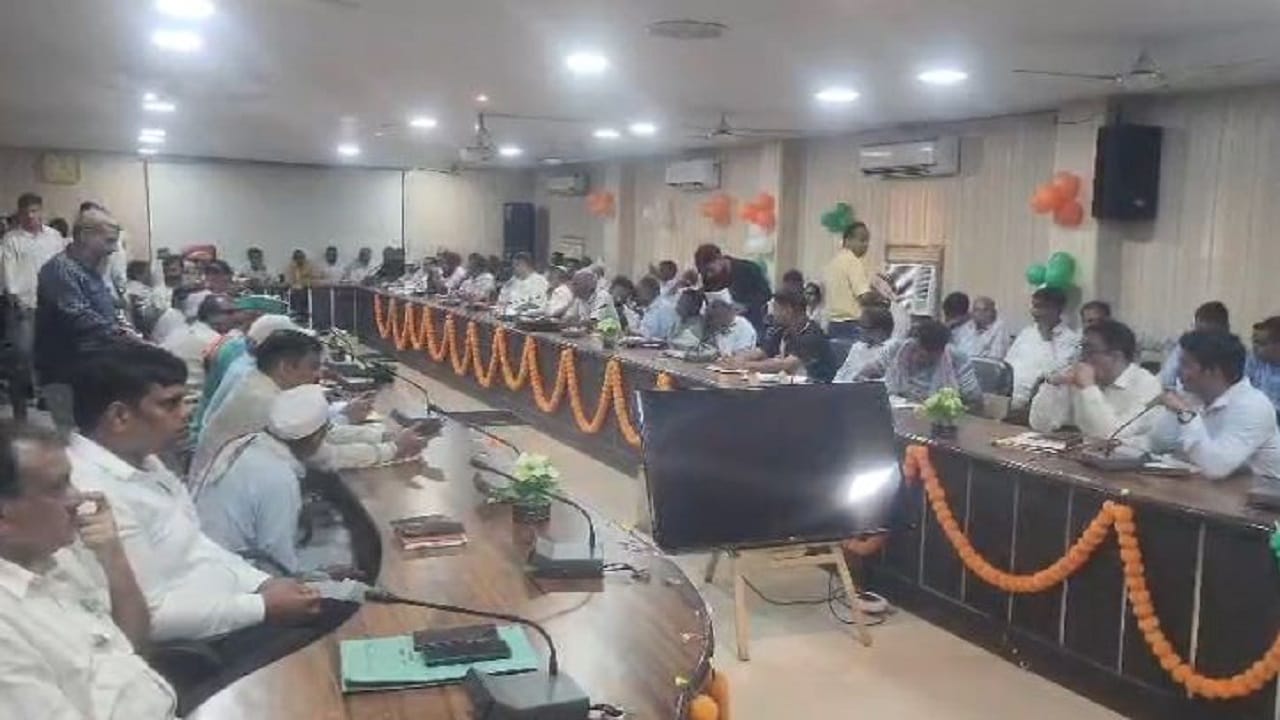 किसान दिवस में मौजूद अधिकारी