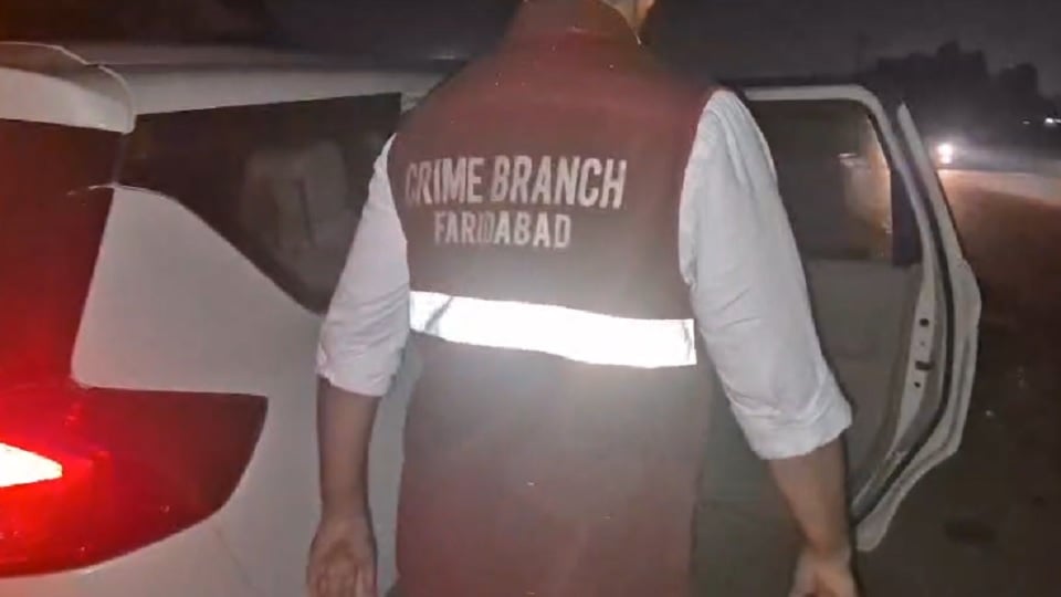 मुठभेड़ में दो बदमाश घायल