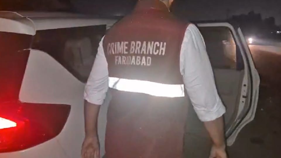 मुठभेड़ में दो बदमाश घायल