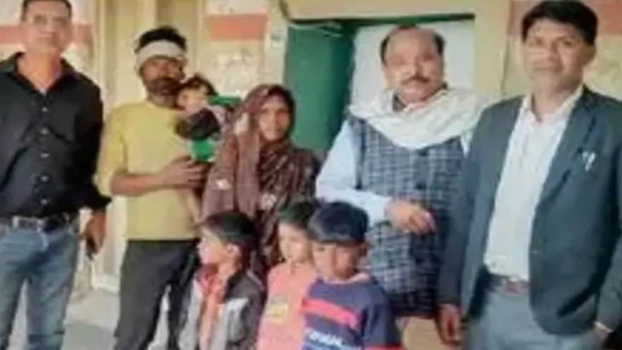 Guna: Tribal Family Allegedly Held Hostage for Rs 40,000, House Owner Booked; Police Search for Accused
