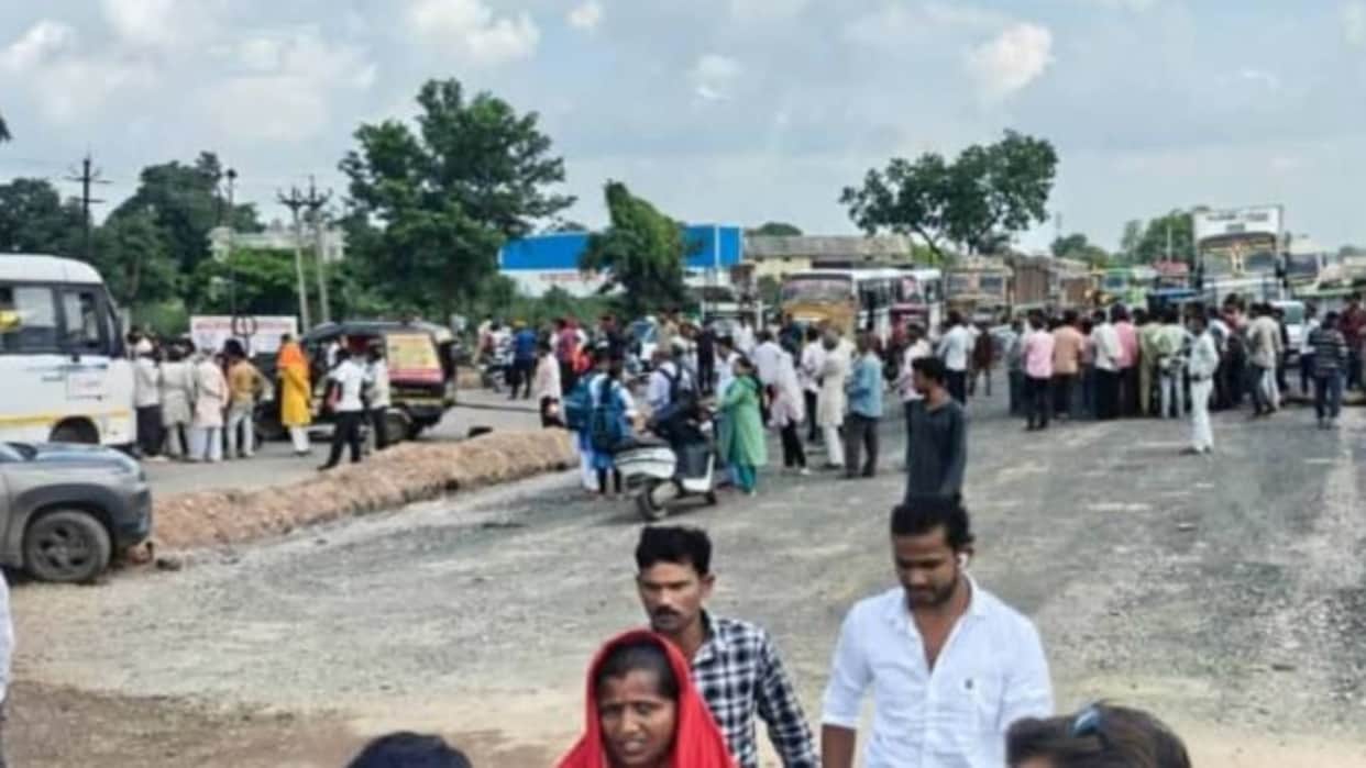 Chhatarpur: Girl Dies in Crash While Going to Grandmother’s Funeral, Bus Hits Taxi; Highway Blocked