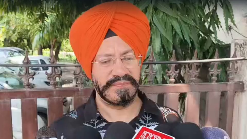 Controversy over music video shoot at DAV College Jalandhar  case registered against Punjabi singer Nijjar