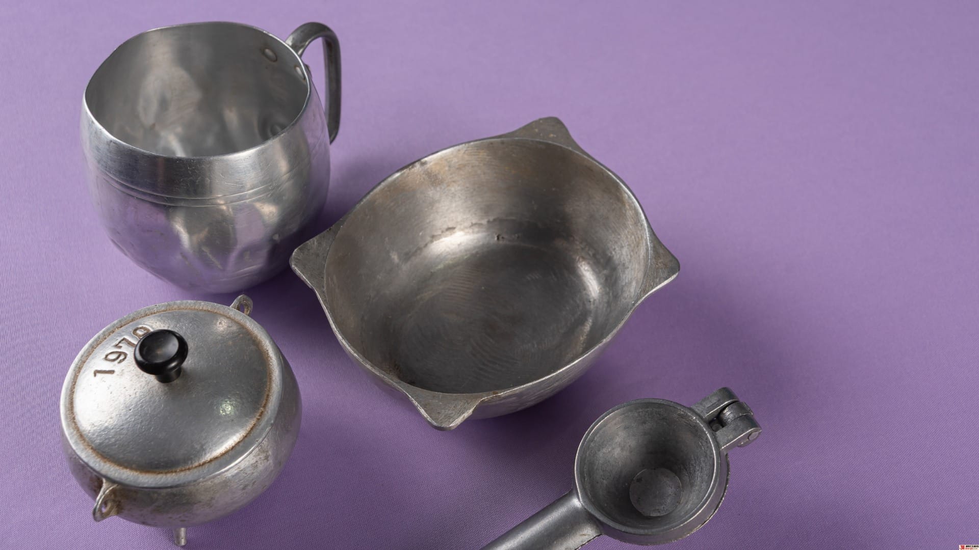 Why Do Stainless Steel Utensils Get Rainbow Colored Stains